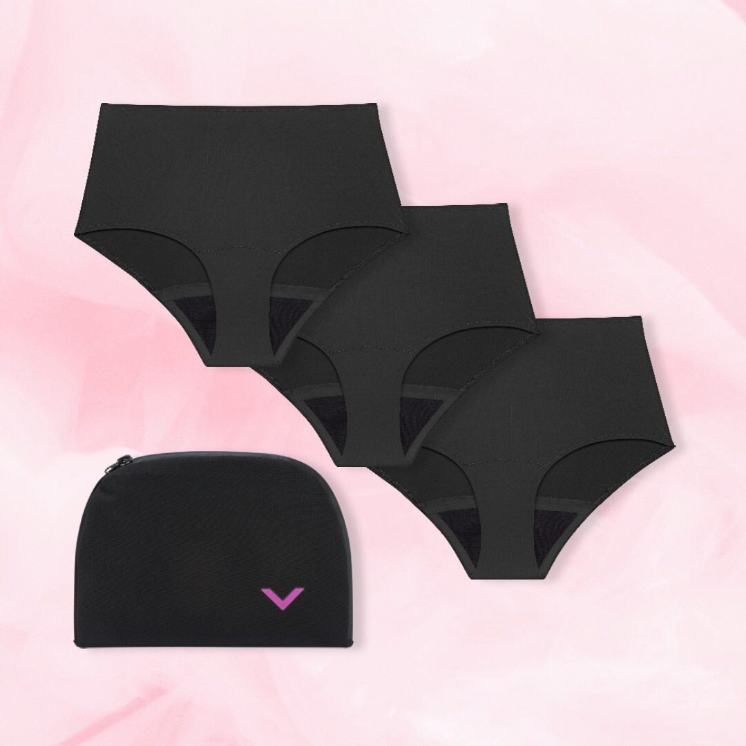 High Waist Travel Set: Kolme korkeavyötäröistä kuukautisalushousua ja säilytyspussi.