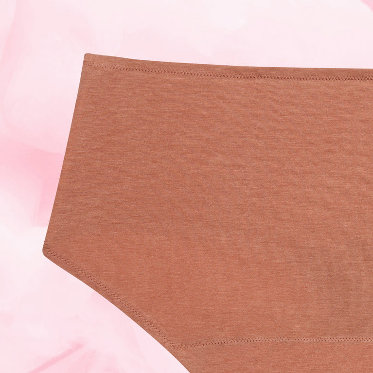 Premium Comfort Hipster Kohtalainen Vuoto Kuukautisalushousut, showcasing absorbent, eco-friendly TENCEL™ fabric.