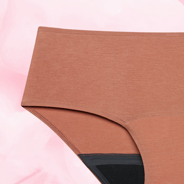 Premium Comfort Hipster Kohtalainen Vuoto Kuukautisalushousut with soft, eco-friendly TENCEL™ fabric.