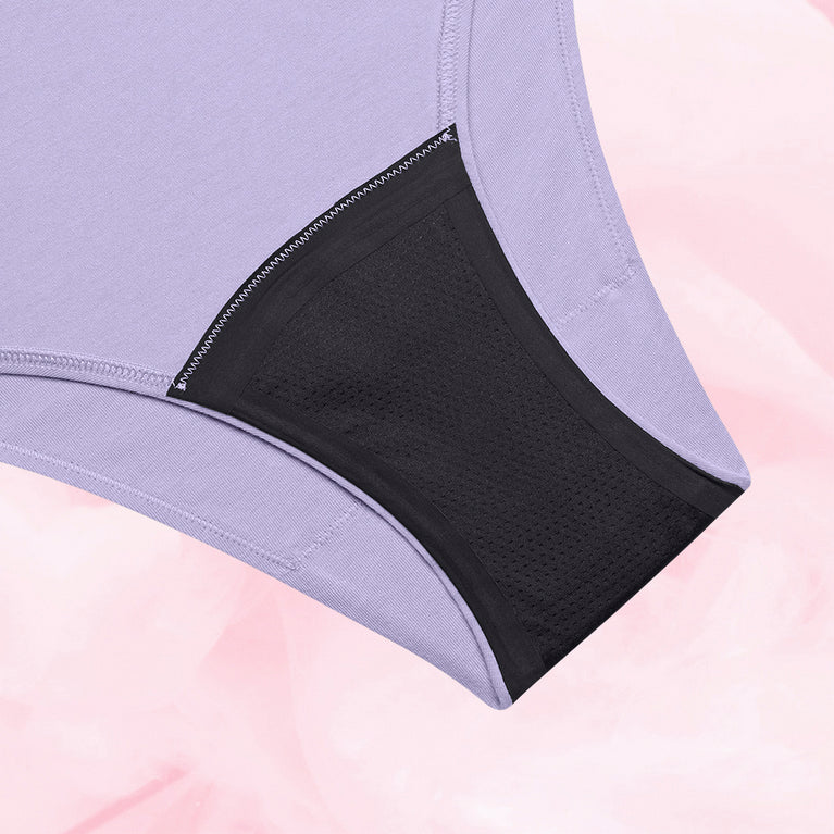 ComfortFit Essentials Brazilian niukka vuoto period panties with optimized absorbent gusset.