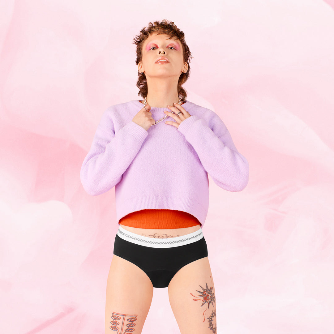 Period Underwear
      Runsas vuotoessentials-hipster-heavy-logo-kuukautisalushousut