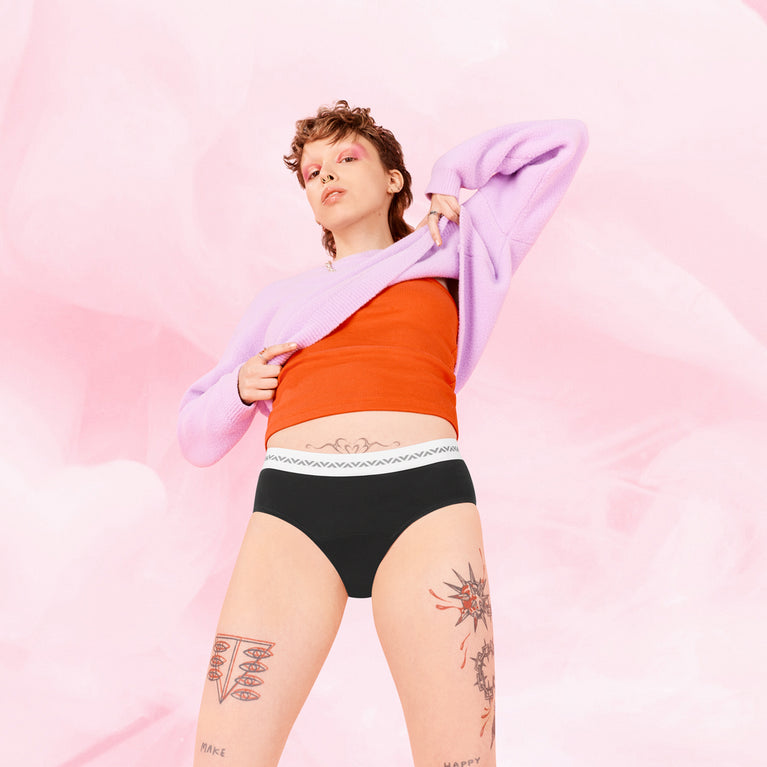 ComfortFit Essentials Hipster Logo kohtalainen vuoto
