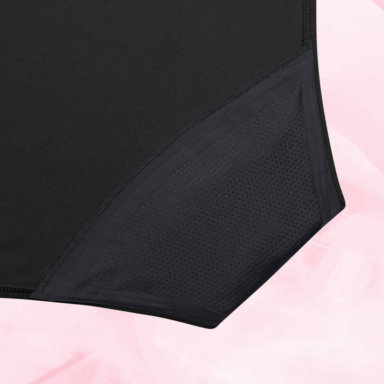ComfortFit Essentials Hipster menstrual underwear for light flow, featuring breathable organic cotton.