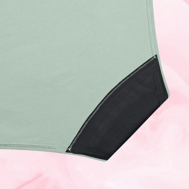ComfortFit Essentials Hipster for light flow, breathable organic cotton design.