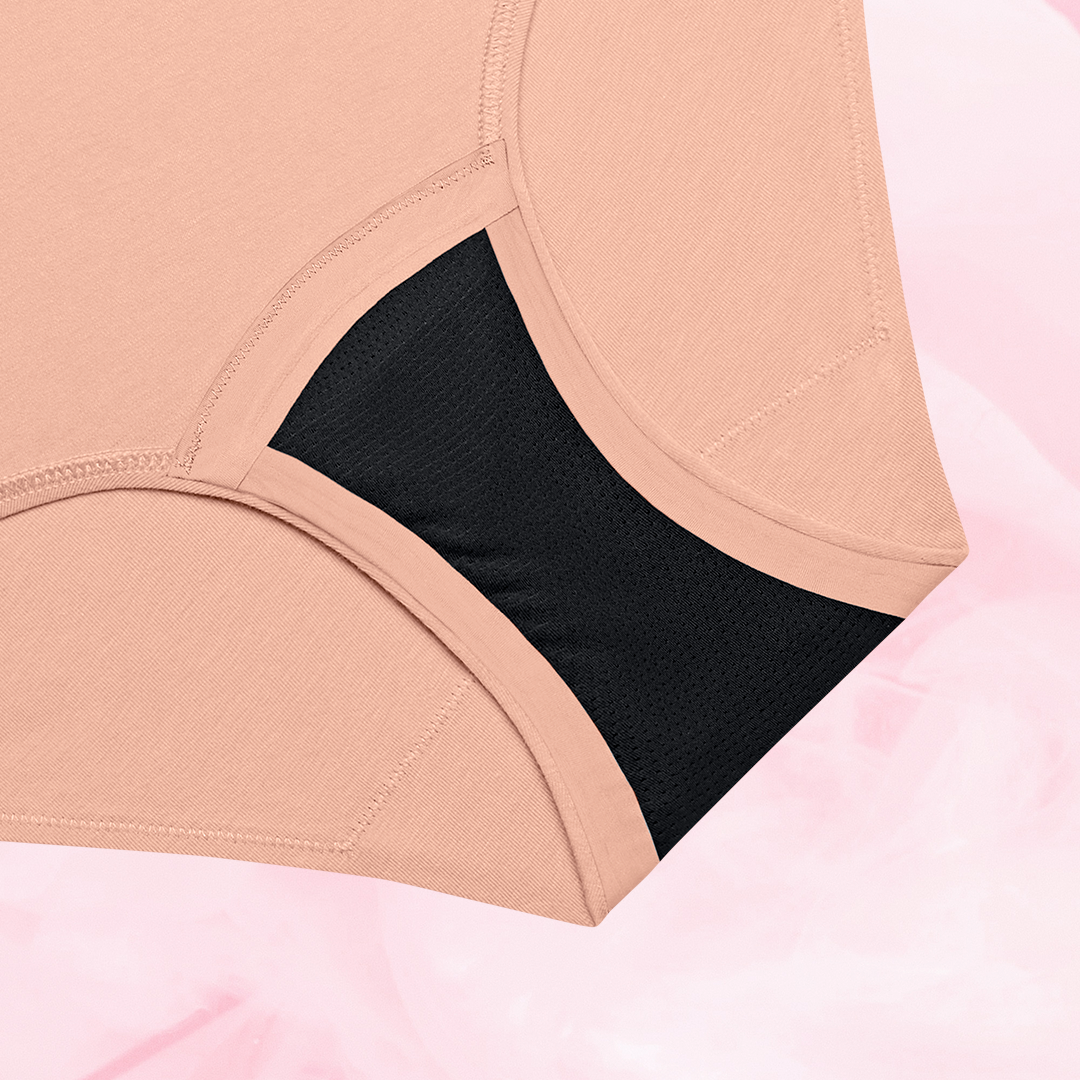 ComfortFit Essentials Hipster, designed for light flow, featuring breathable organic cotton.