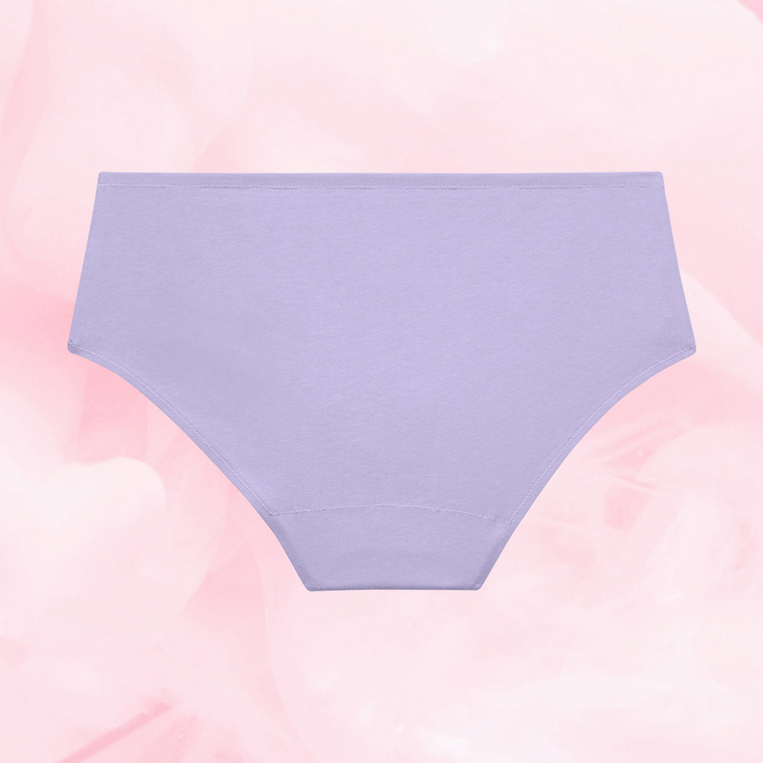 ComfortFit Essentials Hipster for light flow, breathable organic cotton, high-waisted.