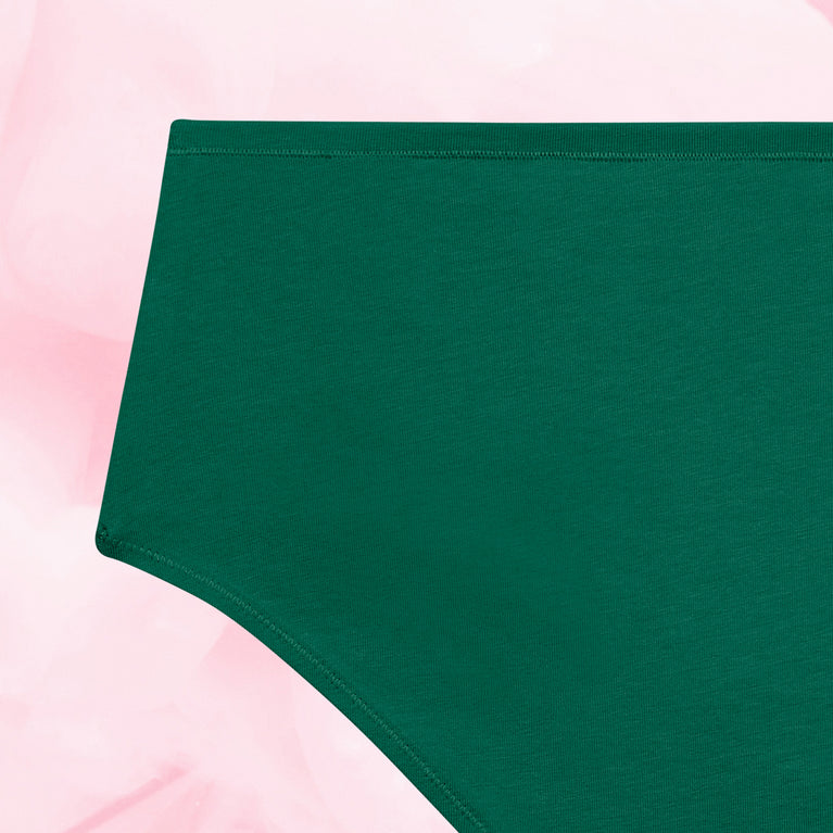 ComfortFit Essentials Hipster, designed for light flow, breathable organic cotton.