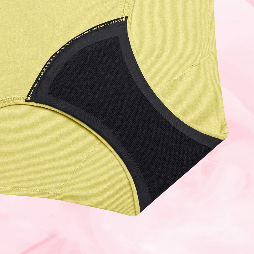 ComfortFit Essentials Hipster for light flow, soft organic cotton, high-waisted.
