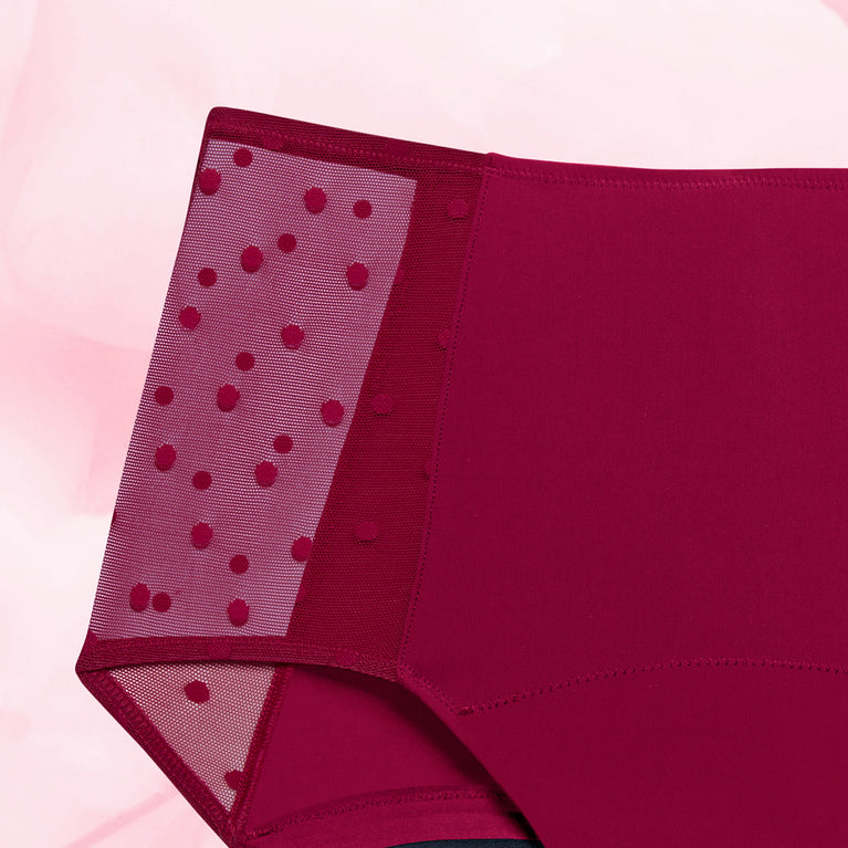 Korkea Vyötärö Dots Runsas Vuoto Kuukautisalushousut with lace accents.