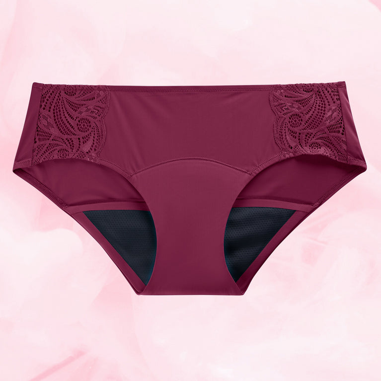 The Kohtalainen Flow lace hipster period underwear pack.