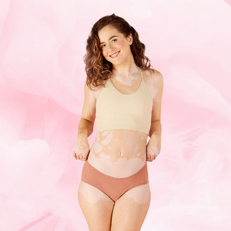 Premium Comfort Hipster Moderate Flow Menstrual Underwear, featuring absorbent, eco-friendly TENCEL™ lyocell.