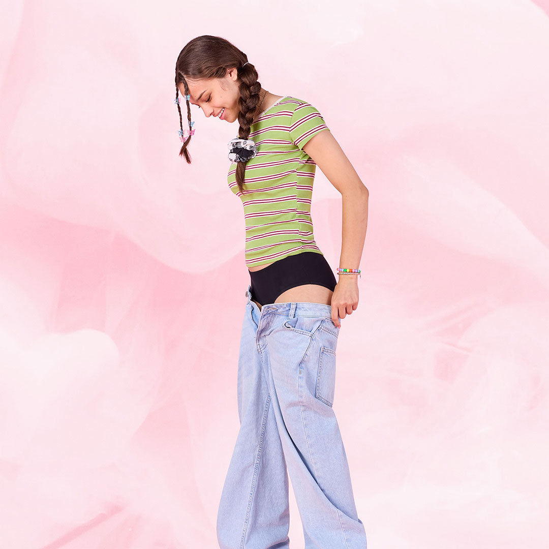 Teens Hipster Runsas vuoto 5-pack -kuukautisalushousut nuorella mallilla.