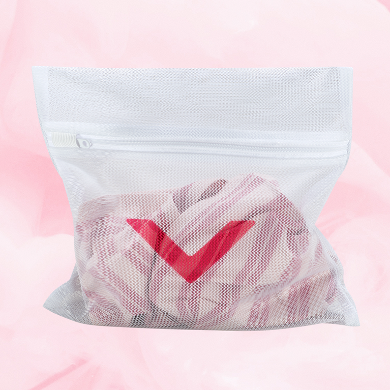 Pesupussi protecting underwear in washing machine, mesh material, 25x25 cm.